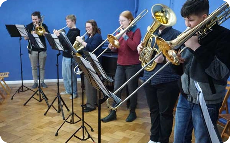 KONZERT Musik „Nahe am / an Bach“